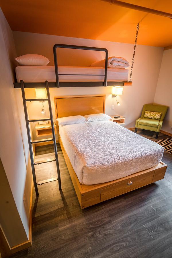 Adventure Hotel ネルソン エクステリア 写真